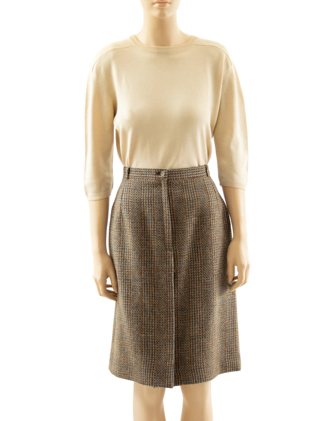  Front view of a model wearing a vintage 70s Italian Forall beige plaid Alpaca skirt. Italy size 42. 
