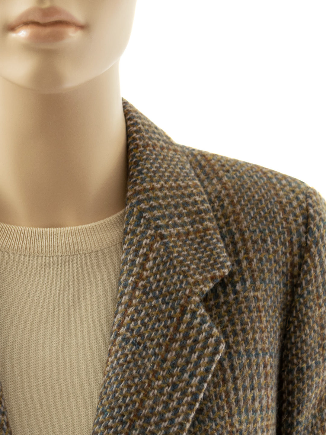 Front view of vintage 70s Italian Forall suit jacket lapel. 