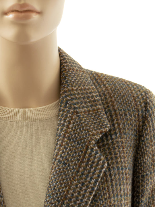 Front view of vintage 70s Italian Forall suit jacket lapel. 